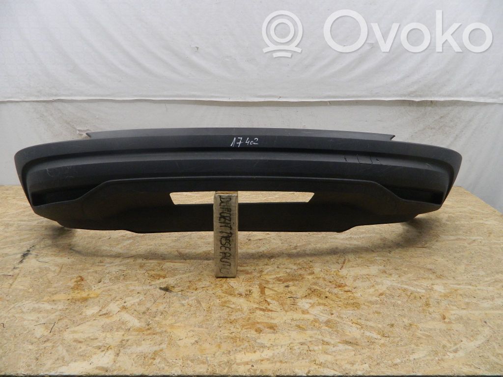 Audi Q3 F3 Moldura inferior del parachoques trasero 