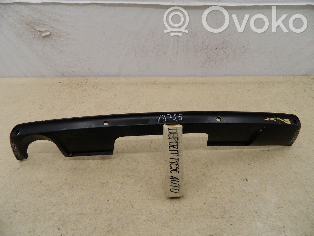 Mercedes-Benz C W204 Moldura inferior del parachoques trasero 