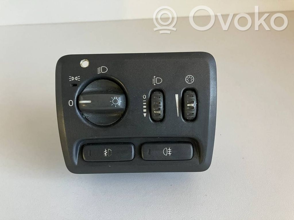 Light switch   9441233