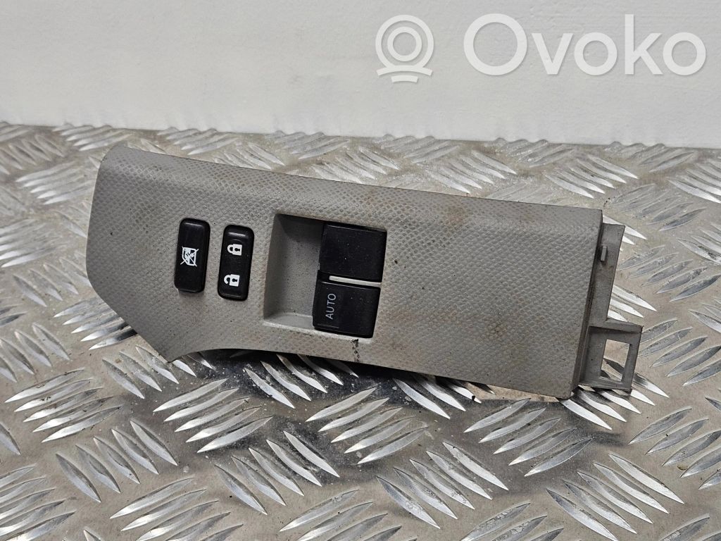 Toyota Yaris Electric window control switch 