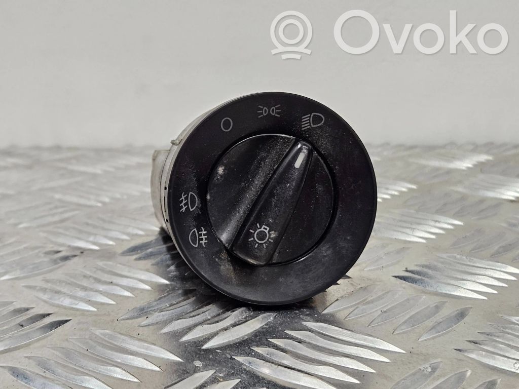 Light switch   1U0941531D,04052054,K07575