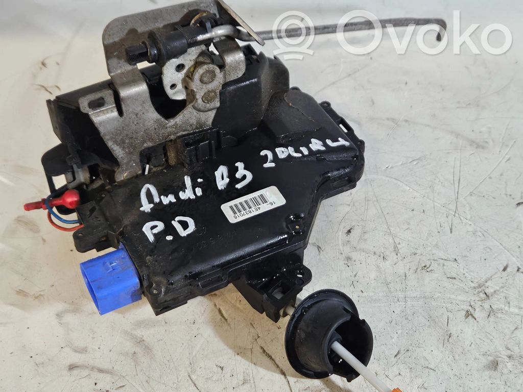 Audi A3 S3 8P Priekšpusē slēdzene 
