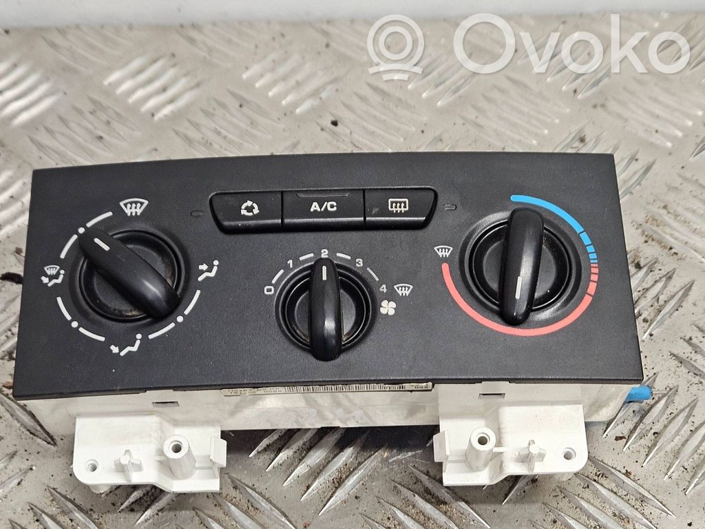 Climate control unit   H5792