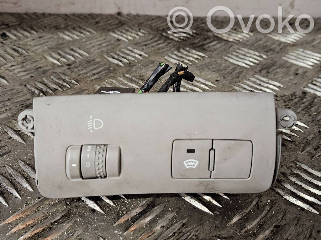 KIA Ceed Headlight level height control switch 