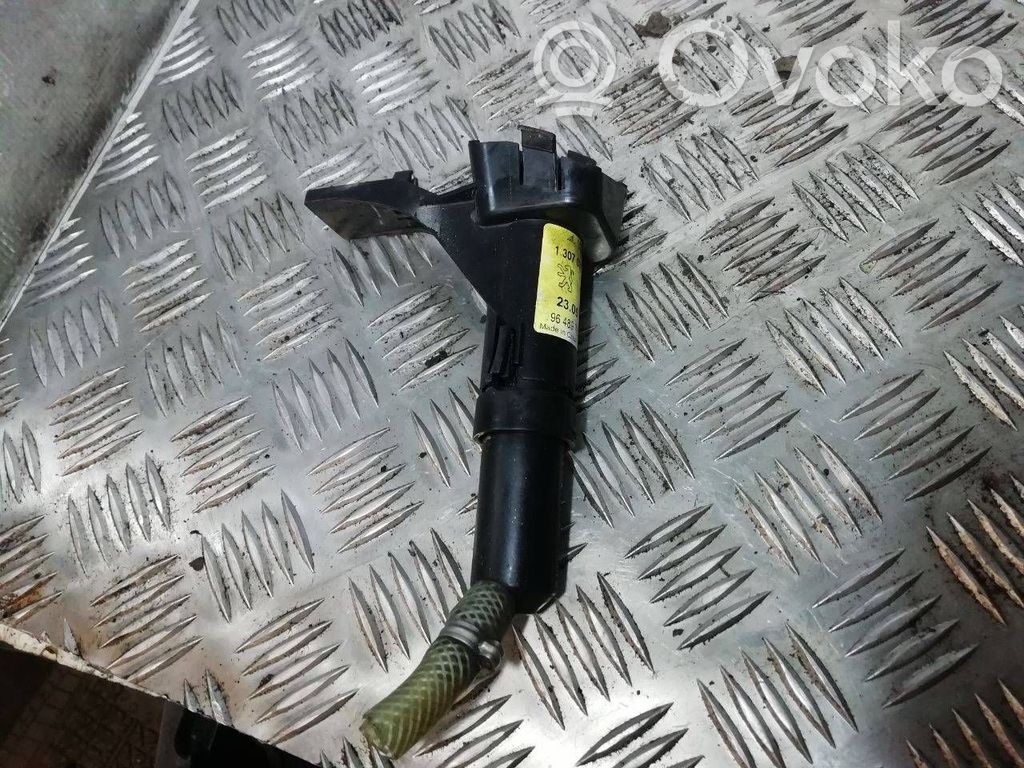 Peugeot 407 Dysza spryskiwacza lampy przedniej 