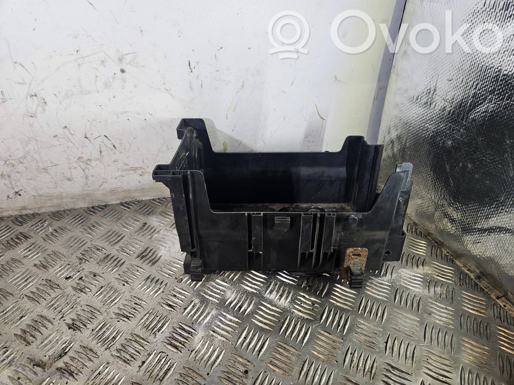 Opel Insignia A Dangtis akumuliatoriaus dėžės 