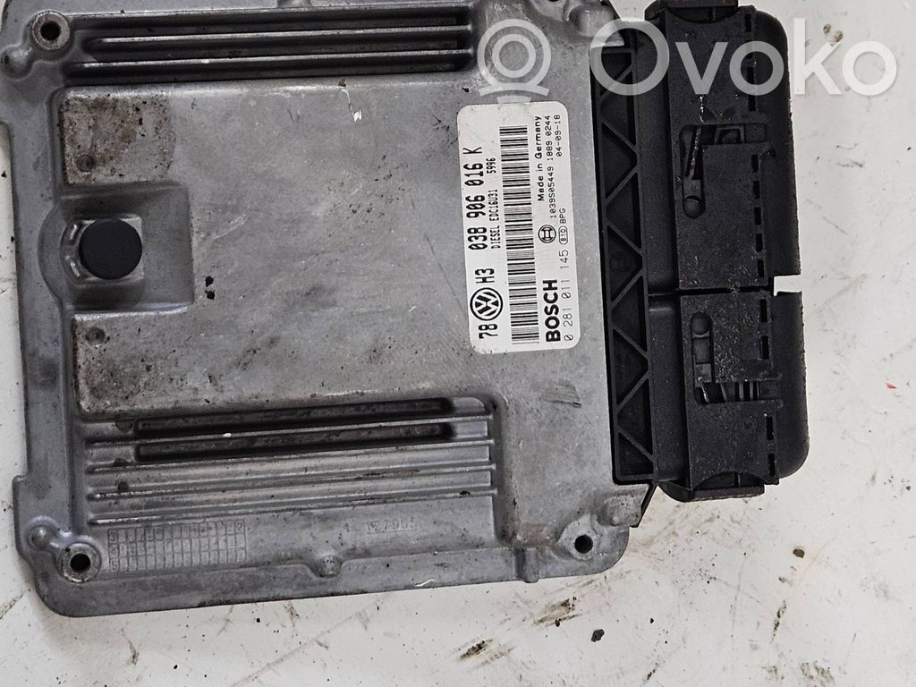Volkswagen PASSAT B5.5 Engine control unit/module 