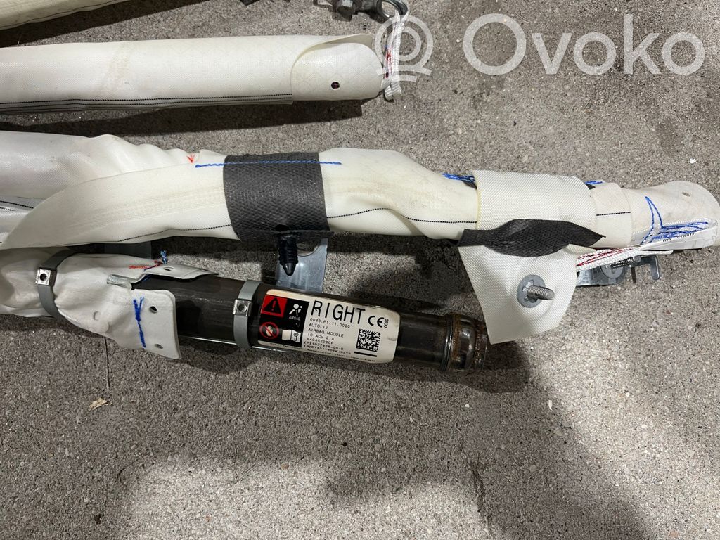 Tesla Model 3 Airbag de toit 