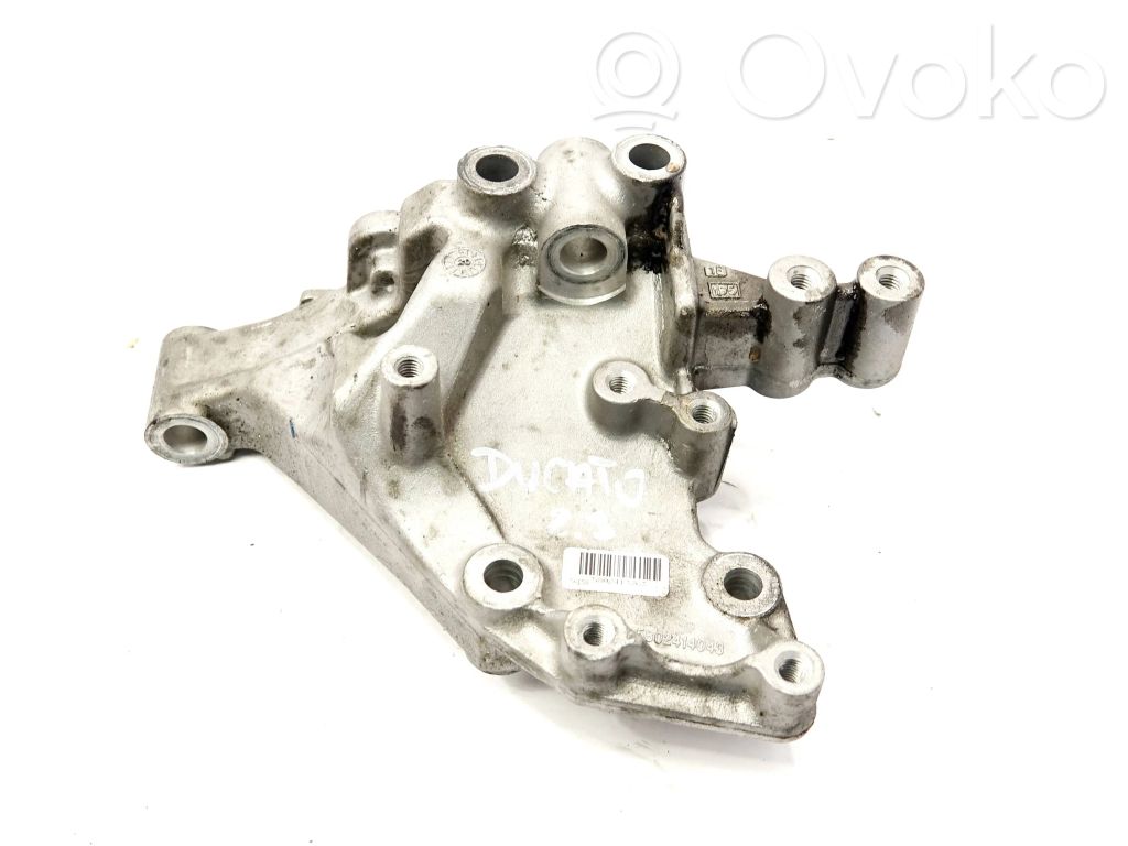 Iveco Daily 35 - 40.10 Engine mounting bracket 