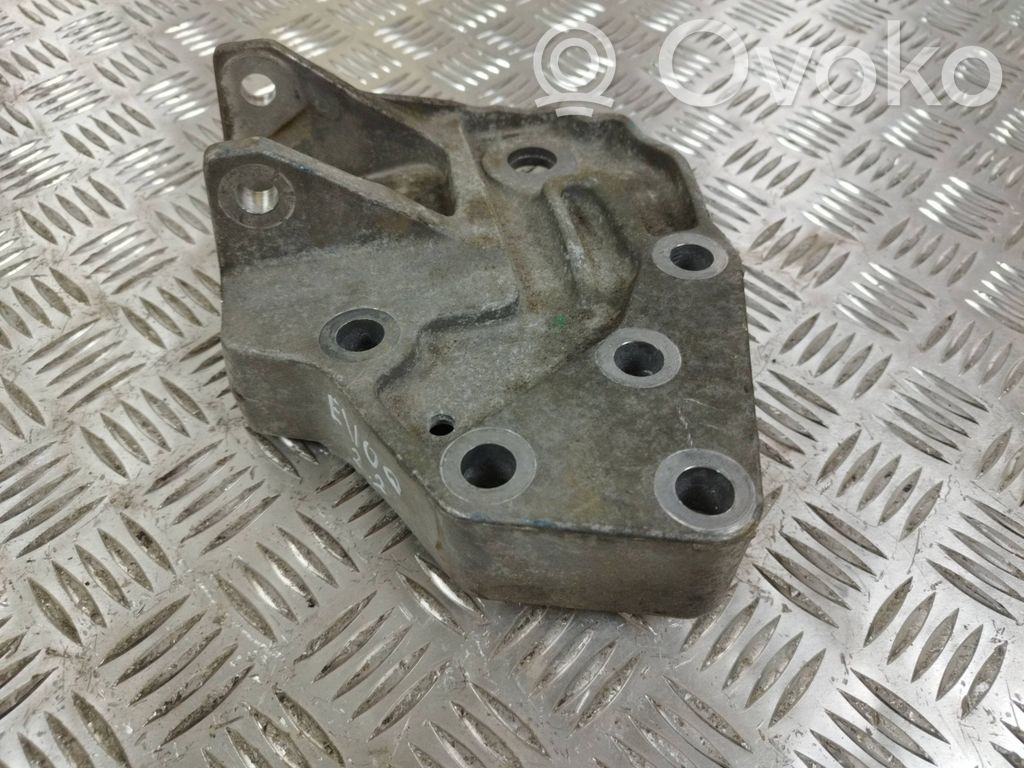 Engine mounting bracket   EJ326P096AA