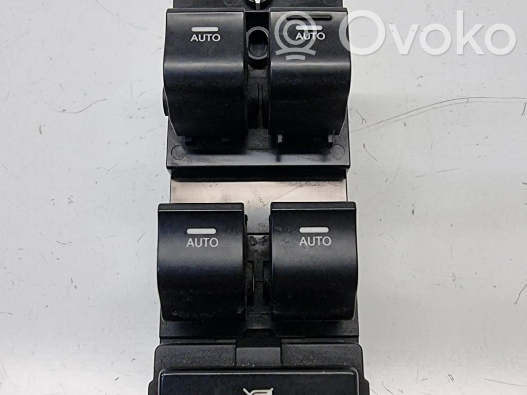 Hyundai i40 Electric window control switch 