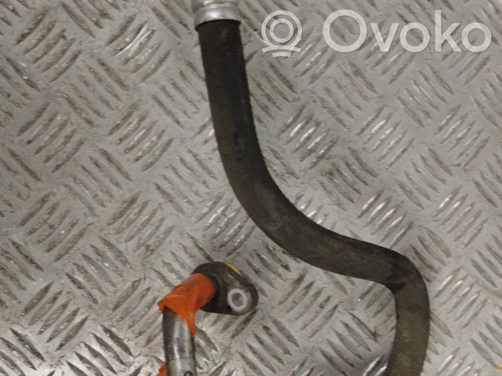 BMW 1 E81 E87 Air conditioning (A/C) pipe/hose 