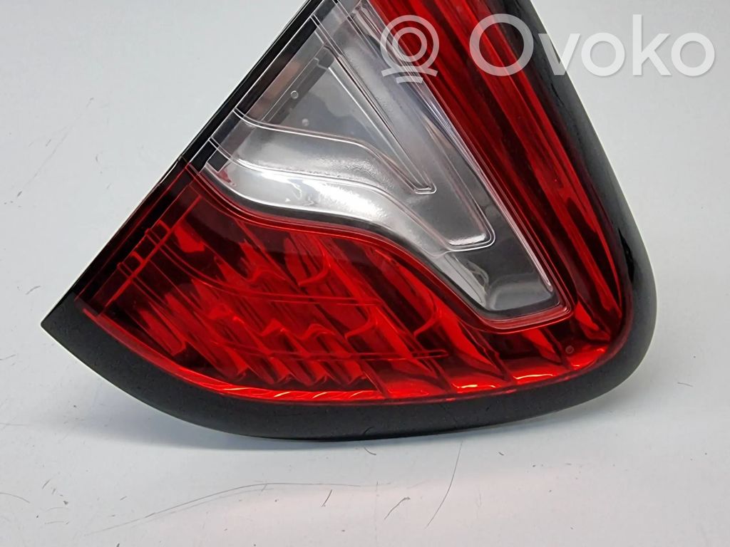Renault Captur Tailgate rear/tail lights 