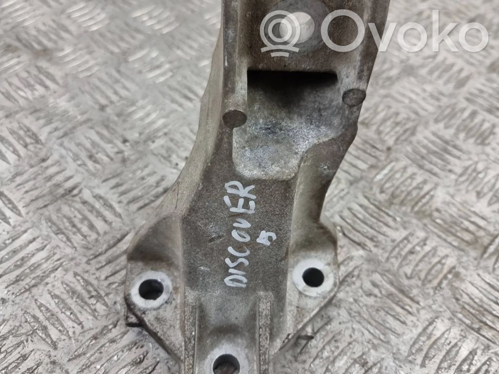 Engine mounting bracket   CPLA6061CB