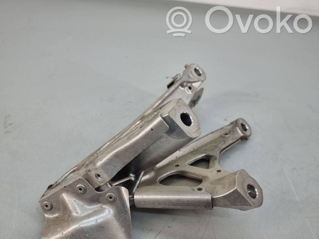BMW M4 F82 F83 Engine mounting bracket 