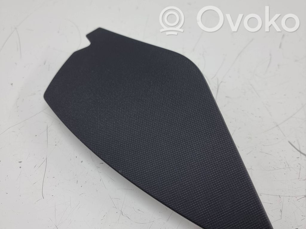 Panel trim   10H857036