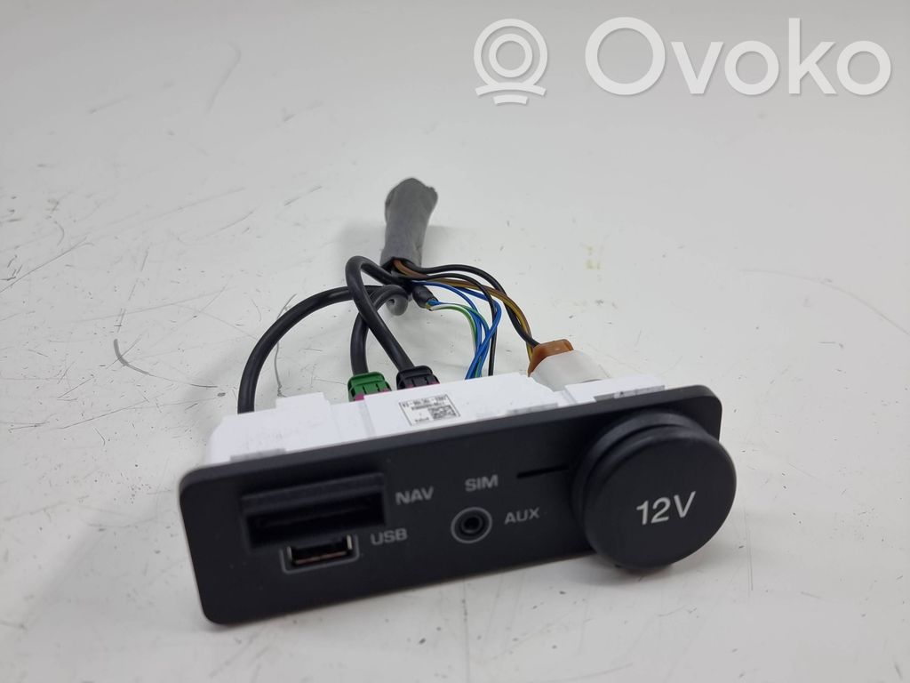 Jaguar F-Pace USB socket connector 