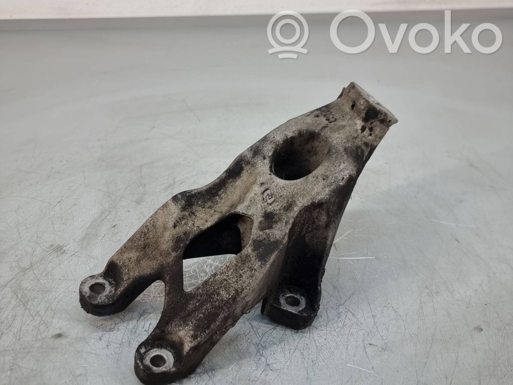 Engine mounting bracket   8K0199307