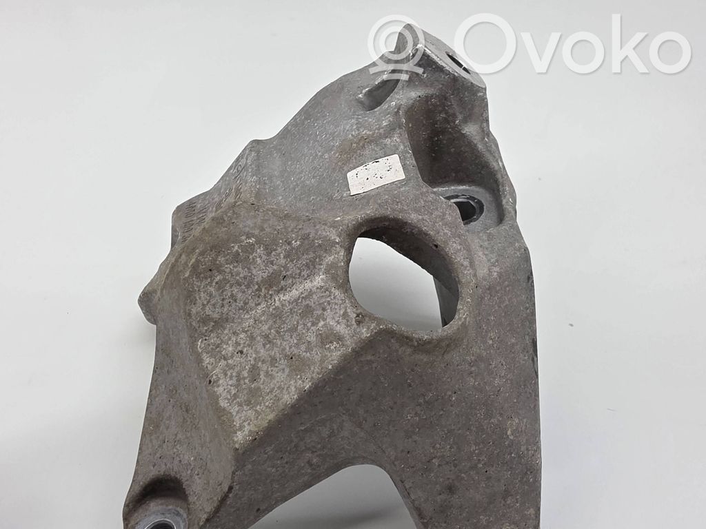 Audi SQ7 Engine mounting bracket 