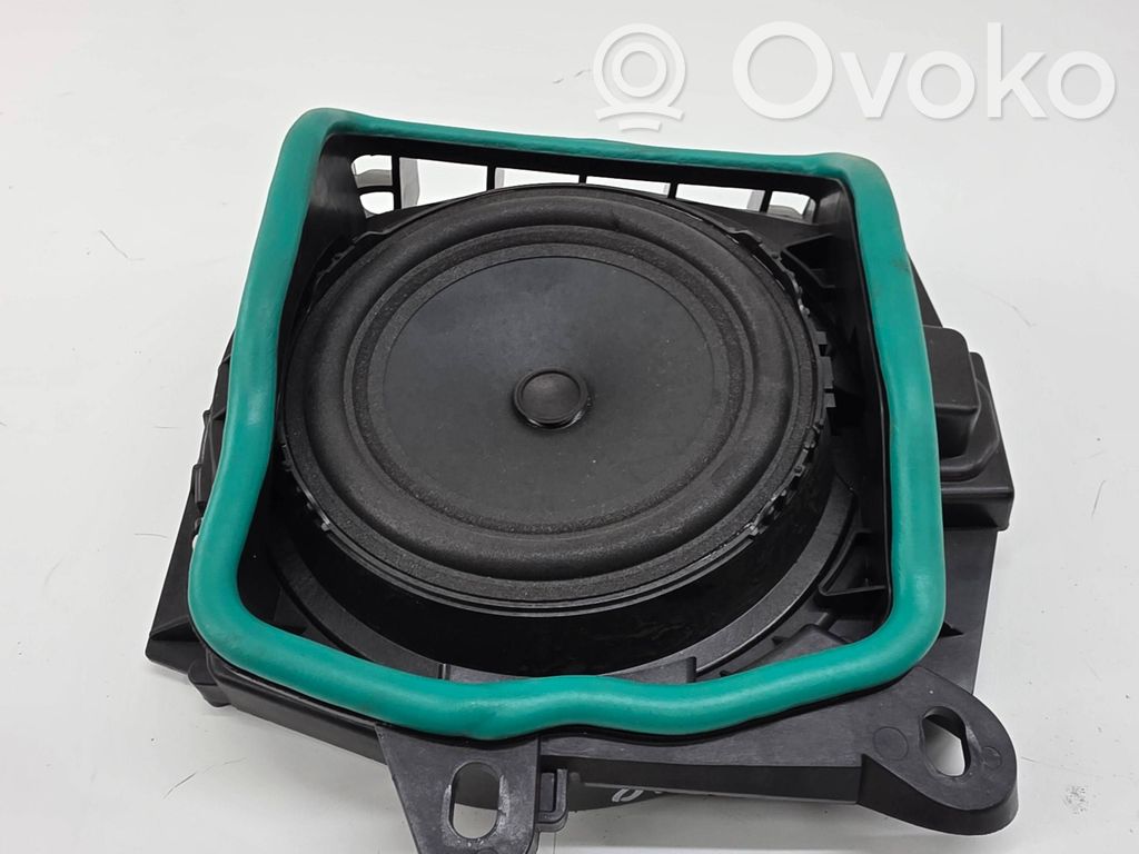 BMW 3 G20 G21 Subwoofer 