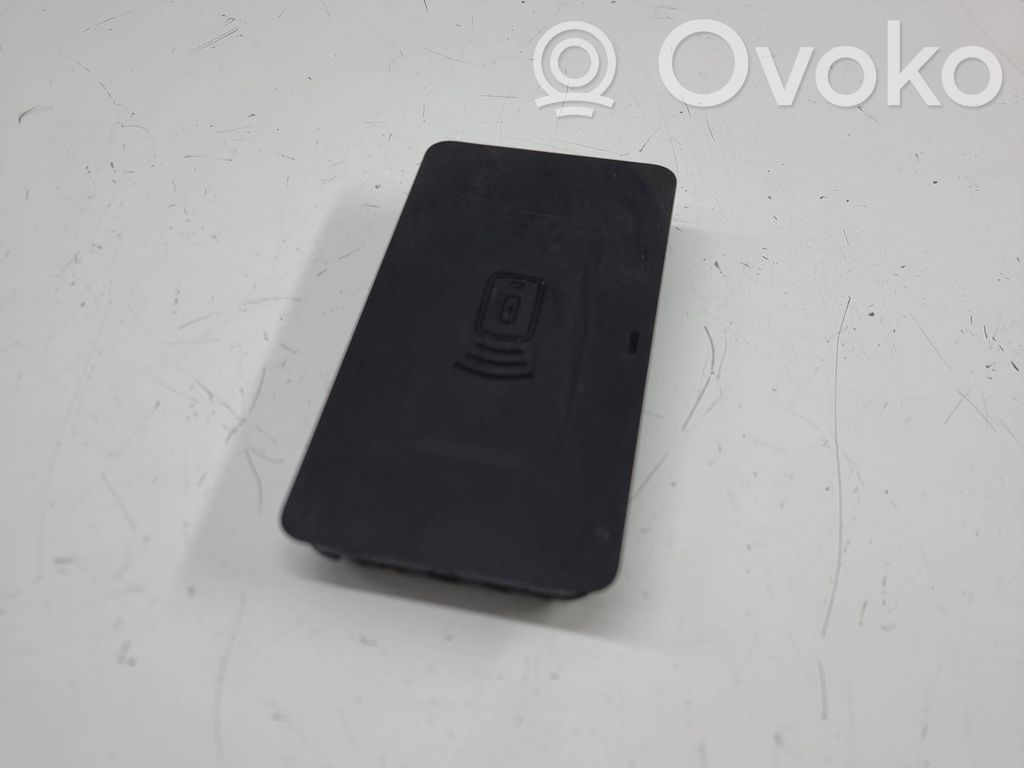 BMW X7 G07 Wireless charging module 