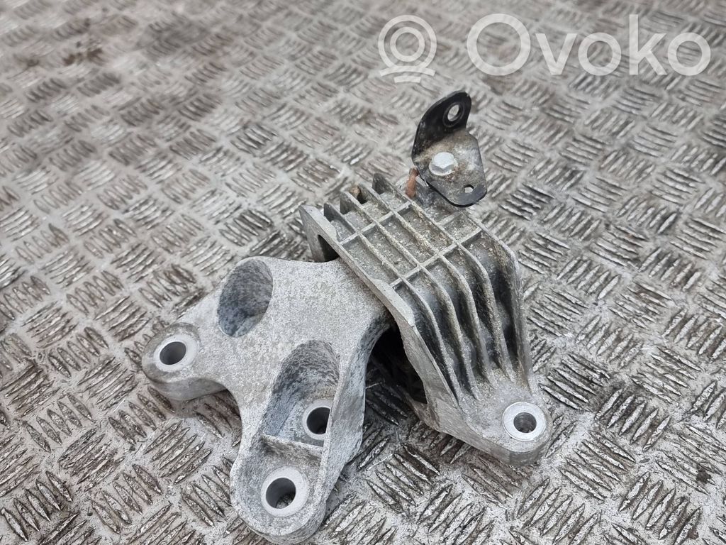 Opel Insignia B Engine mount bracket 