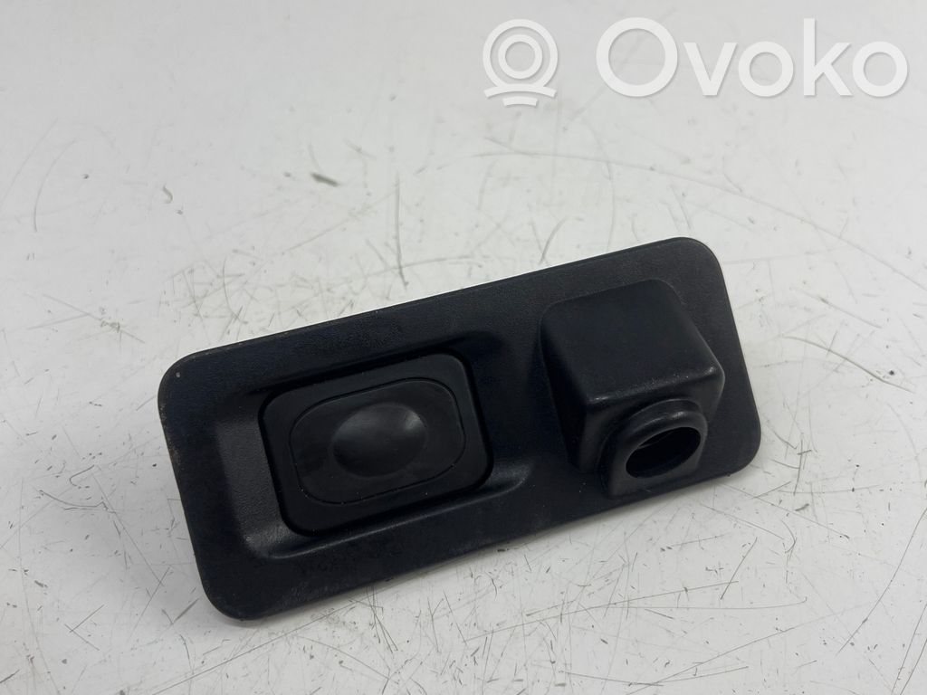 Jaguar F-Pace Tailgate opening switch 