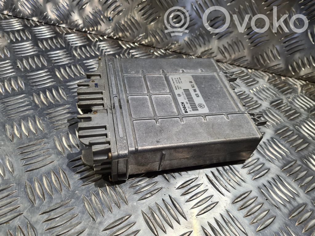 Volkswagen PASSAT B5 Engine control unit/module 