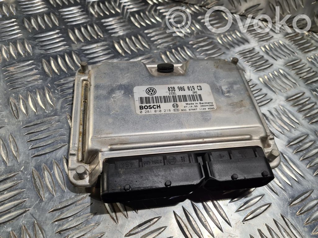 Volkswagen PASSAT B5 Engine control unit/module 