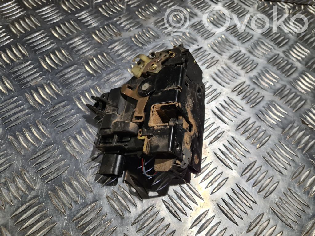 Skoda Octavia Mk1 (1U) Priekšpusē slēdzene 