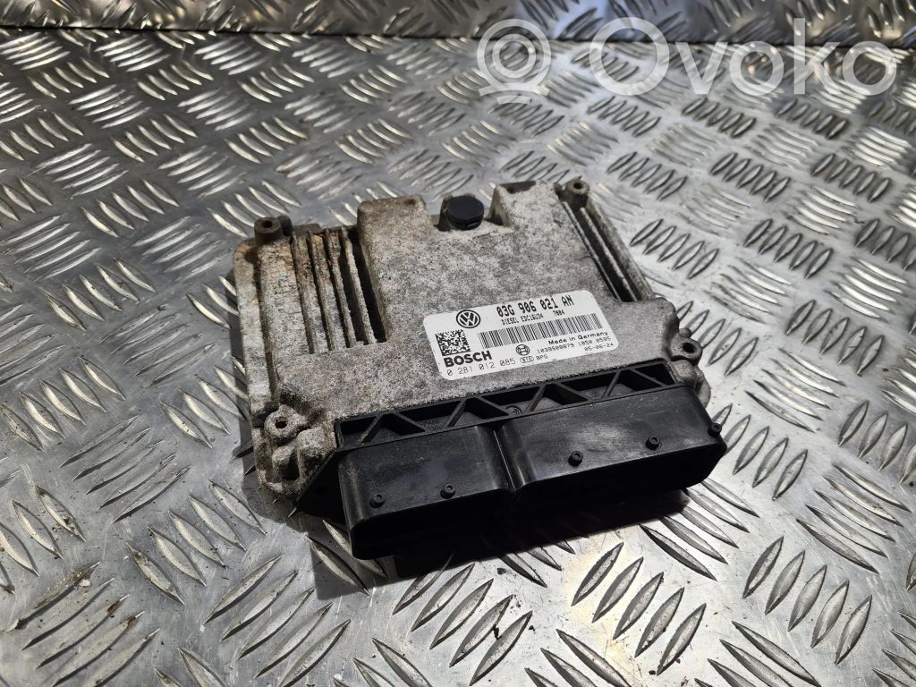 Volkswagen PASSAT B6 Engine control unit/module 