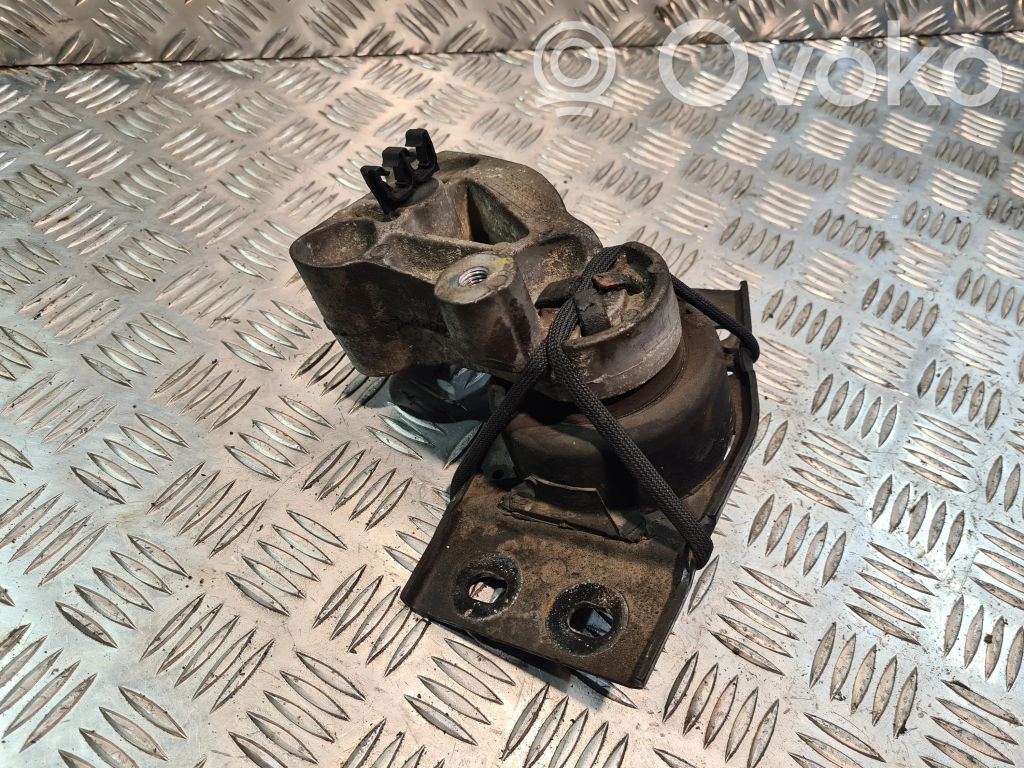 Renault Laguna III Engine mount bracket 
