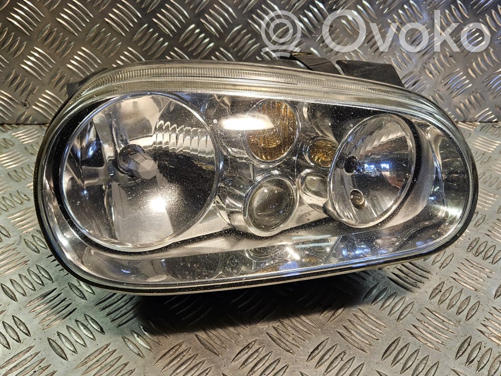 Volkswagen Golf IV Lampa przednia 