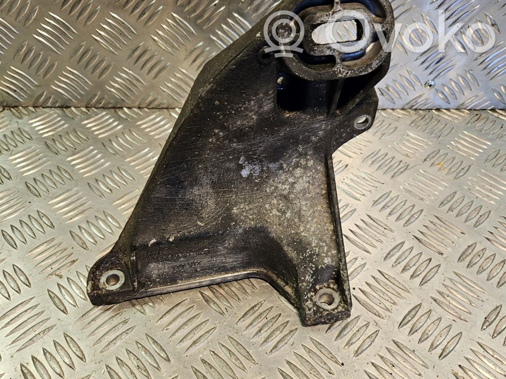 Engine mounting bracket   4A0199312