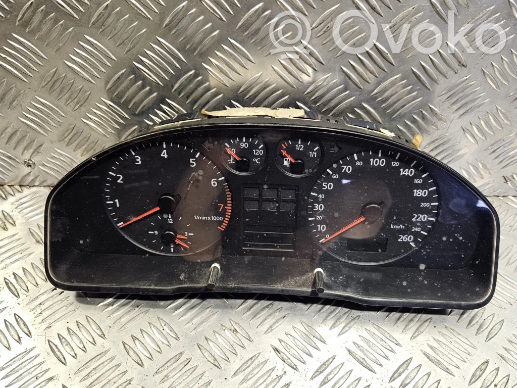 Audi A4 S4 B5 8D Velocímetro (tablero de instrumentos) 