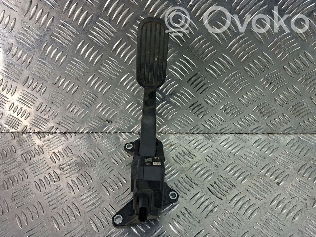 Toyota C-HR I Accelerator throttle pedal 