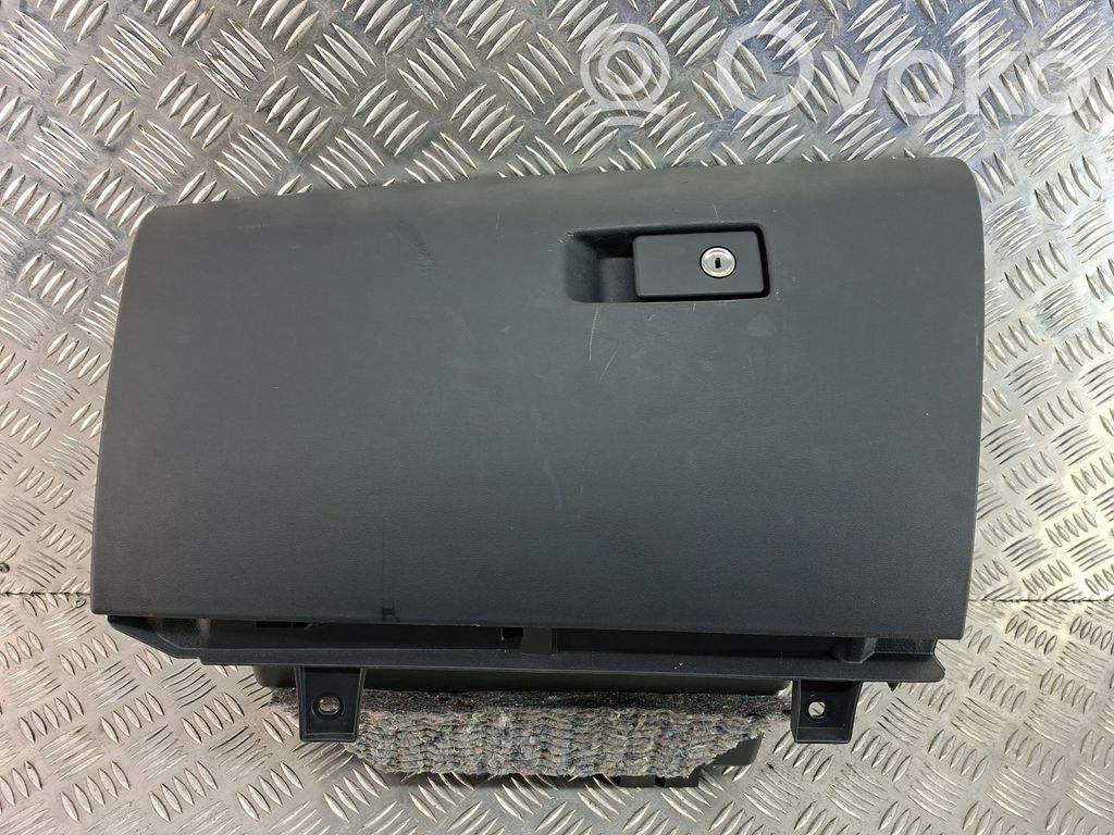 Volvo V60 Daiktadėžė 