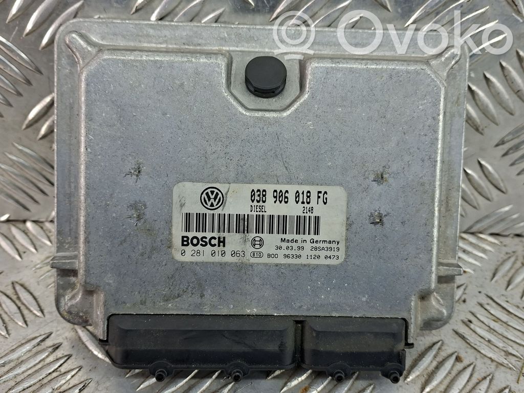 Volkswagen PASSAT B5 Engine control unit/module 