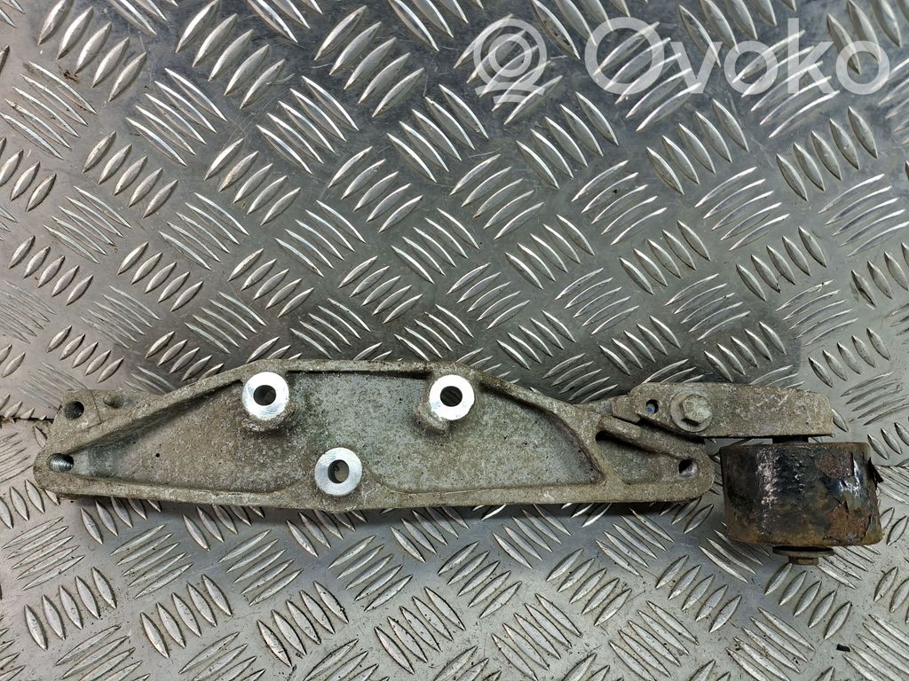 Volvo XC90 Rear differential/diff mount bracket 