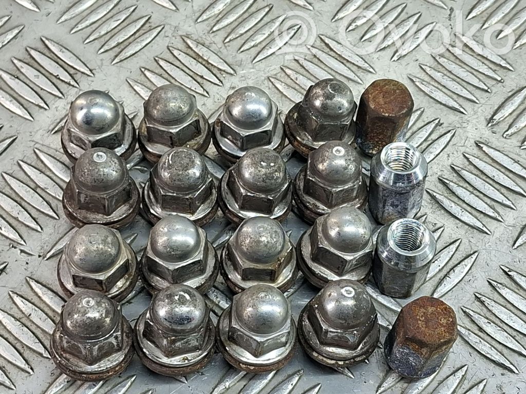 Tuercas/tornillos