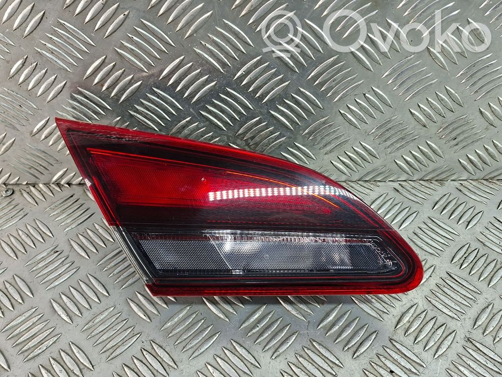 Opel Astra J Lampă spate în capacul portbagajului 