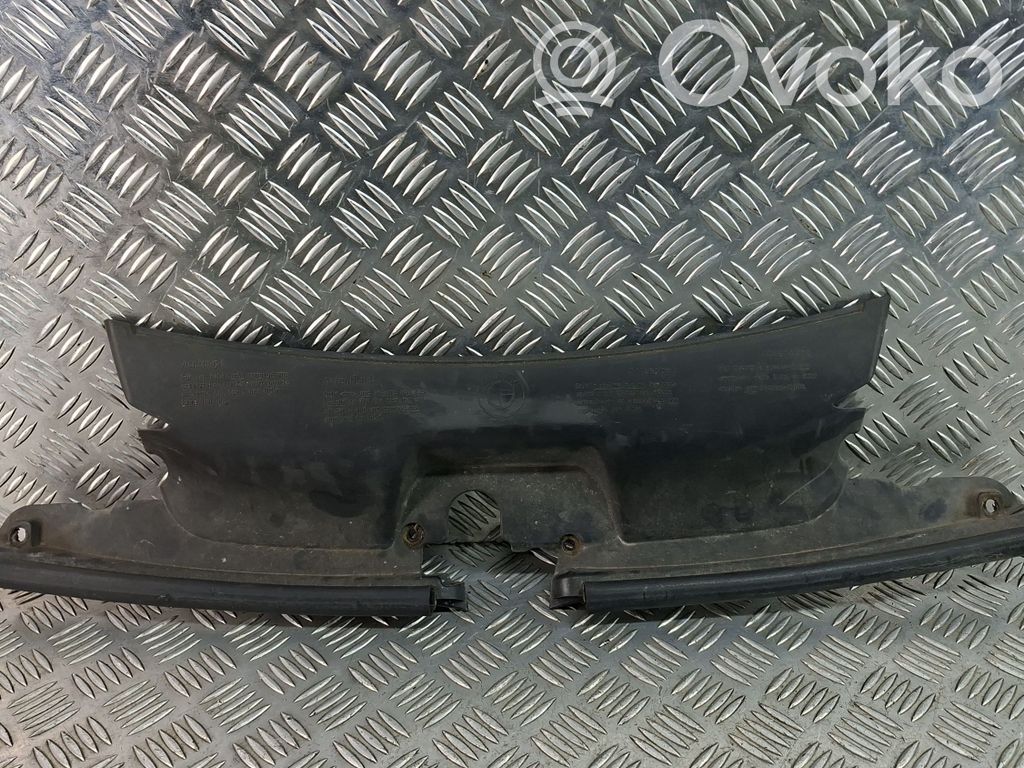 BMW X3 E83 Apdaila variklio dangčio spynos 