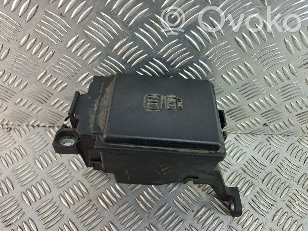 Jaguar XE Fuse box set 