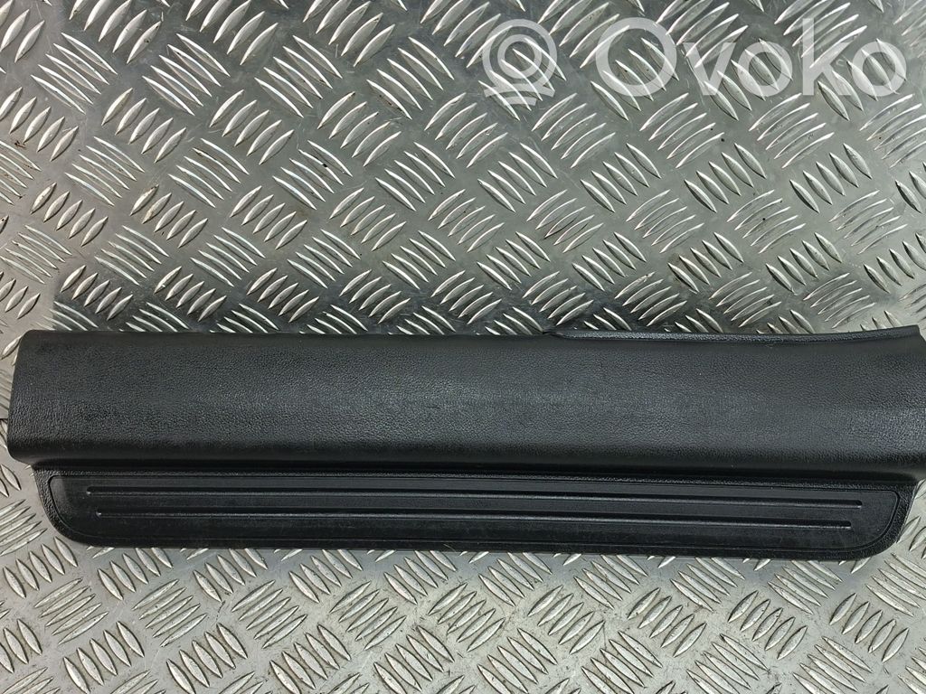 Opel Antara Etuoven kynnyksen suojalista 