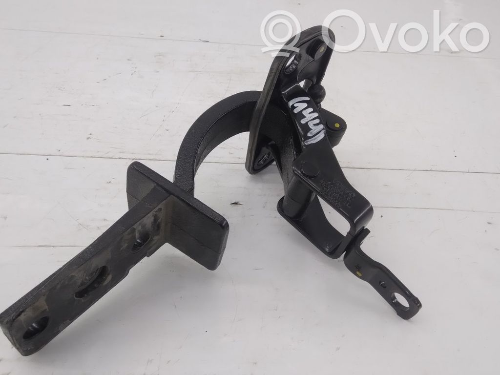 Volvo XC70 Tailgate/trunk/boot hinge 
