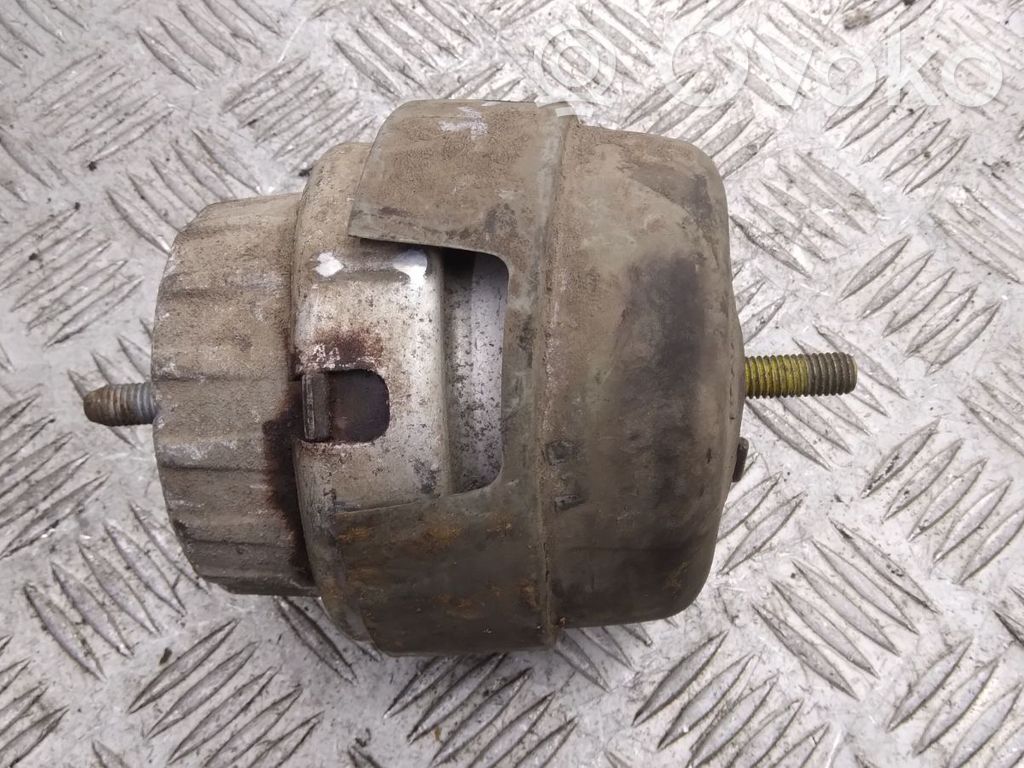 Audi A6 S6 C6 4F Engine mount bracket 