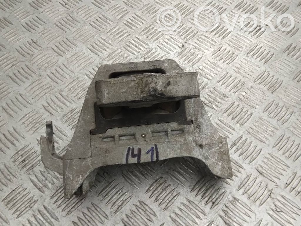 Opel Zafira C Engine mount bracket 