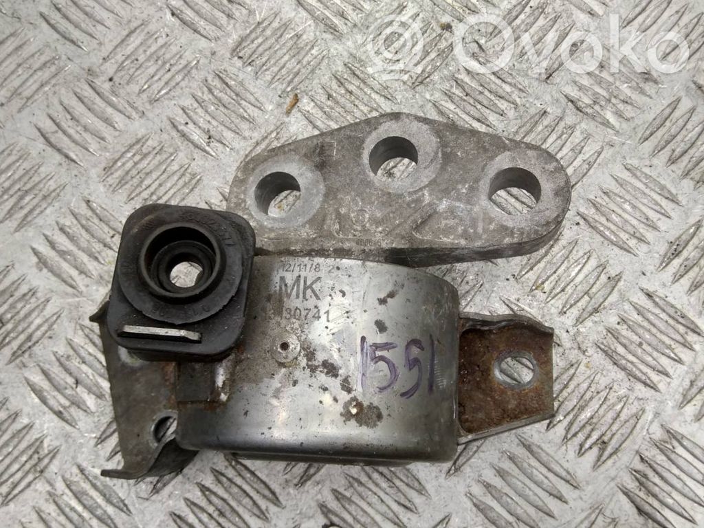 Opel Corsa D Engine mount bracket 