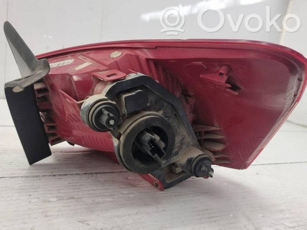 Citroen C5 Galinis žibintas dangtyje 