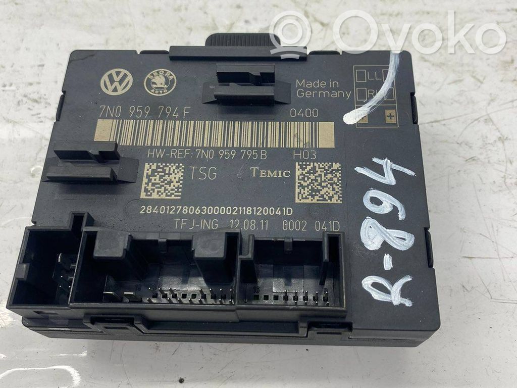 Volkswagen PASSAT B8 Door control unit/module 